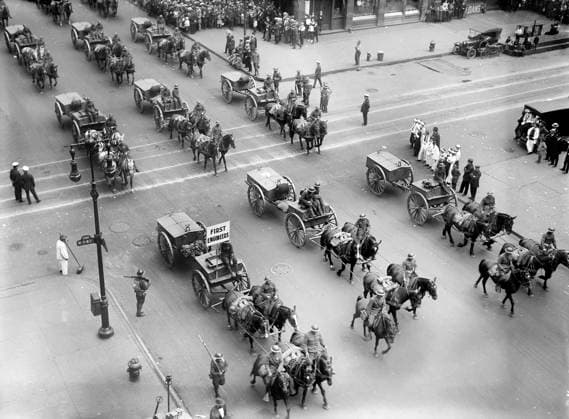 High angle view of parade honoring World War I veterans, New York City, New York, USA, Bain News Service, September 10, 1919  Copyright: xCircaxImagesx ghi-circa02955