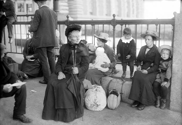 Arrival of Dutch immigrant family, Ellis Island, New York City, New York, USA, Bain News Service, 1920  Copyright: xCircaxImagesx ghi-circa02965