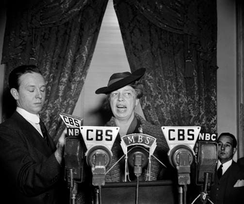 U.S. First Lady Eleanor during radio broadcast, Washington DC, USA, Harris & Ewing, 1939  Copyright: xCircaxImagesx ghi-circa03518