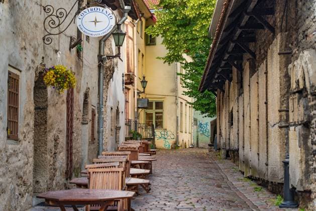 Street view of the Tallinn old town in Estonia Street view of the Tallinn old town in Estonia Copyright: xZoonar.com ChunxJuxWux 21730533