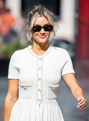 Bilder des Jahres 2024, Entertainment 08 August Entertainment Themen der Woche KW33 Celebrities outside Global Radio studios Featuring: Ashley Roberts Where: London, United Kingdom When: 13 Aug 2024 Credit: Richard Lincoln Cover Images EDITORIAL USE ONLY. NOT FOR USE BY NEWSPAPERS BASED IN THE UK. Copyright: xRichardxLincolnx coverimg54024768