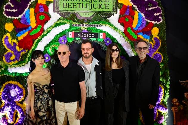 August 13, 2024, Mexico City, Ciudad de Mexico, Mexico: (L-R) Jenna Ortega, Michael Keaton, Justin Theroux, Monica Bellucci and Tim Burton Posing for photos during the Beetlejuice Beetlejuice film Photocall at Mexico City Four Season Hotel. August 13, 2024 in Mexico City, Mexico. Mexico City Mexico - ZUMAe321 20240813_zea_e321_004 Copyright: xCarlosxTischler xEyepixxGroupx