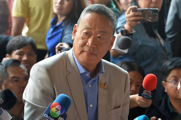 News Themen der Woche KW33 News Bilder des Tages (240814) -- BANGKOK, Aug. 14, 2024 -- Thai Prime Minister Srettha Thavisin visits a market in Bangkok, Thailand, Aug. 14, 2024. Thailand s Constitutional Court on Wednesday removed Srettha Thavisin from the prime minister s post, ruling his nomination of a ministerial candidate with a prison record during the cabinet reshuffle in April violated the constitution. ) THAILAND-BANGKOK-COURT-PM-REMOVAL RachenxSageamsak 