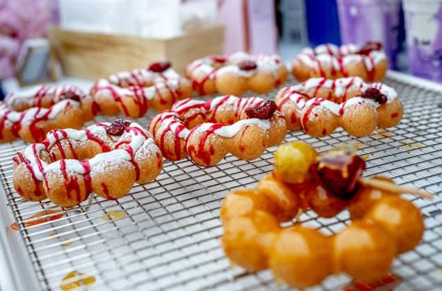 August 14, 2024, Toronto, On, Canada: O-mochi funnel cakes are pictured on media preview day at the Canadian National Exhibition in Toronto on Wednesday, August 14, 2024. Toronto Canada  - ZUMAc35_ 20240814_zaf_c35_028 Copyright: xLauraxProctorx