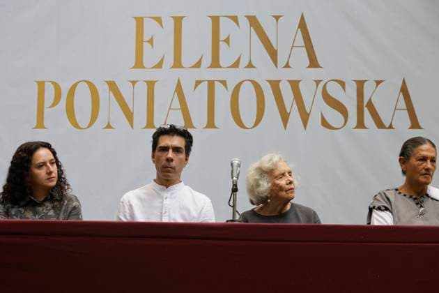 Photographic Tribute To Elena Poniatowska In Mexico Elena Poniatowska (white hair), a Mexican writer and journalist, is attending the inauguration of her photographic tribute at the Rejas del Bosque de Chapultepec in Mexico City, Mexico, on August 14, 2024, which is interweaving images by nineteen outstanding Mexican women photographers. Mexico City Mexico City Mexico  Copyright: xGerardoxVieyrax originalFilename: vieyra-notitle240814_npBpK.jpg