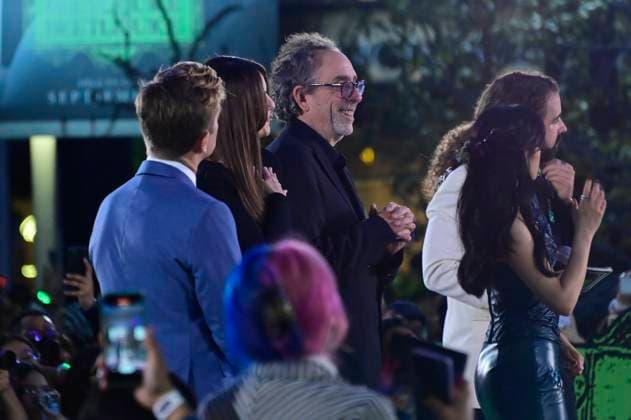 August 14, 2024, Mexico City, Ciudad de Mexico, Mexico: (L-R) Tommy Harper, Monica Bellucci and Tim Burton attend the black carpet of Beetlejuice Beetlejuice Fan Event at Cinepolis Toreo Parque Central. on August 14, 2024 in Mexico City, Mexico. Mexico City Mexico - ZUMAe321 20240814_zea_e321_101 Copyright: xCarlosxTischler xEyepixxGroupx