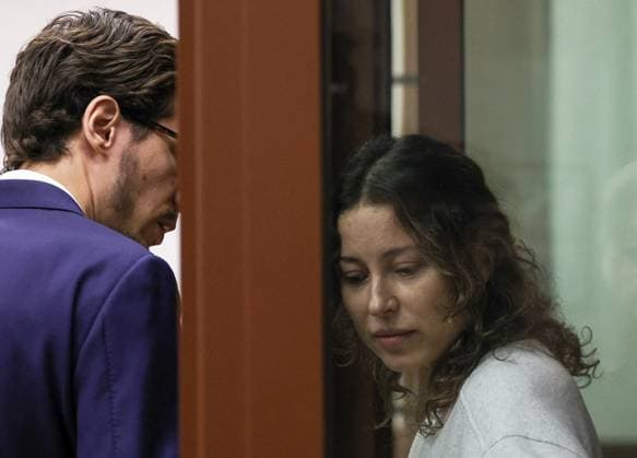 Bilder des Jahres 2024, News 08 August News Themen der Woche KW33 News Bilder des Tages Russia US Citizen Treason Trial 8743911 15.08.2024 A citizen of the United States and Russia Ksenia Karelina, accused of treason for transferring money to the Ukrainian military, is seen in a glass defendant s cage during a verdict hearing at the Sverdlovsk Regional court, in Yekaterinburg, Russia. The court sentenced Karelina to 12 years in a general penal colony and imposed a fine of 300,000 rubles. Anton Butsenko Sputnik Yekaterinburg Russia  Copyright: xAntonxButsenkox