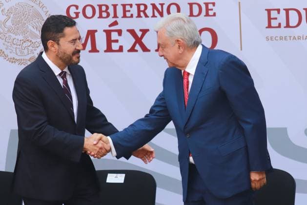 Flag-Bearing Ceremony for the Mexican Paralympic athletes to Paralympic Games Paris 2024 Mexico City Head of Government Marti Batres and Mexican President Andres Manuel Lopez Obrador during the flag-bearing ceremony for the Mexican Paralympic athletes that will participate in Paralympic Games Paris 2024, at the National Palace. on August 15, 2024 in Mexico City, Mexico. (Photo by Carlos Santiago Eyepix Group) Copyright: xCarlosxSantiago xEyepixxGroupx CS_15082024_127689