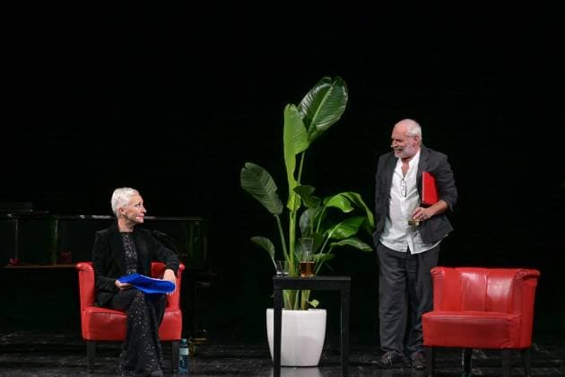 Lesung Hemingways Liebeshöllen mit Sona McDonald & Johannes Krisch, im Stadttheater Gmunden, im Rahmen der Salzkammergut Festwochen Gmunden 2024, am 14.08.2024. Das Bild zeigt die Schauspielerin Sona MacDonald und den Schauspieler Johannes Krisch während der Aufführung 2024 - Lesung Hemingways Liebeshöllen mit Sona McDonald & Johannes Krisch, im Stadttheater Gmunden, im Rahmen der Salzkammergut Festwochen Gmunden 2024, am 14.08.2024. *** Reading Hemingways Love Hells with Sona McDonald Johannes Krisch, at the Stadttheater Gmunden, as part of the Salzkammergut Festwochen Gmunden 2024, on 14 08 2024 The picture shows the actress Sona MacDonald and the actor Johannes Krisch during the performance 2024 Reading Hemingways Love Hells with