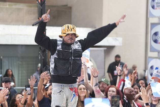 Bilder des Jahres 2024, Entertainment 08 August Entertainment Themen der Woche KW33 Entertainment Bilder des Tages RECORD DATE NOT STATED Chance The Rapper Takes the Stage at Rockefeller Plaza for Today s Show (NEW) Chance The Rapper Takes the Stage at Rockefeller Plaza for Today s Show. August 16, 2024, New York, USA: Chance The Rapper delivered an energetic performance on the Today Show this morning.  Copyright: xJorgexEstrelladox