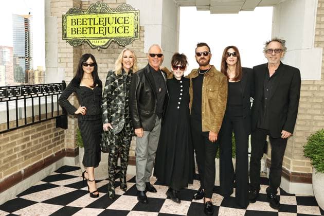 Entertainment Themen der Woche KW33 Entertainment Bilder des Tages Photocall for ˜Beetlejuice Beetlejuice™ at the Essex House. Featuring: Jenna Ortaga, Catherine O Hara, Micheal Keaton, Winona Ryder Where: New York, New York, United States When: 17 Aug 2024 Credit: Dave Allocca Starpix INSTARimages EDITORIAL USE ONLY. NOT FOR USE BY NEWSPAPERS BASED IN THE UK. Copyright: xDavexAlloccax xStarPixx instar54032810