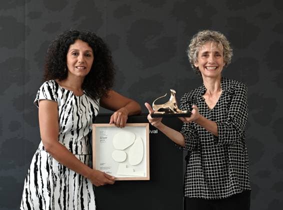 Locarno: Locarno,Switzerland Locarno Film Festival 2024 Award Ceremony photocall Locarno Film Festival 2024 Green Line film by Sylvie Ballyot director Pardo Oro Award In the photo:Sylvie Ballyot director Pardo Oro Award Locarno  - ZUMAp169 20240817_zea_p169_102 Copyright: xNickxZonnax