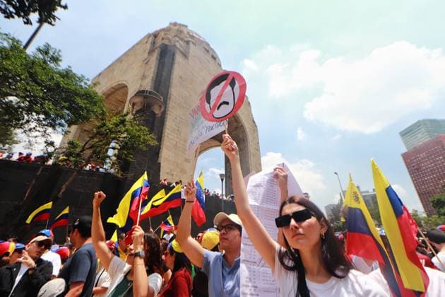 Venezuelans in Mexico Join the Great Worldwide Protest Venezuelans taking part during a demonstration at the Monumento a la Revolucion in Mexico City, to demonstrate against the regime of Nicolas Maduro and show support for the candidate Edmundo Gonzalez in the last elections in Venezuela. Persons around the word join the great worldwide protest against Nicolas Maduro. on August 17, 2024 in Mexico City, Mexico. (Photo by Carlos Santiago Eyepix Group) Copyright: xCarlosxSantiago xEyepixxGroupx CS_17082024_127883