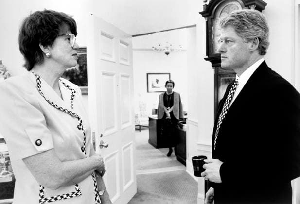 U.S. President Bill Clinton talking with U.S. Attorney General Janet Reno at the White House, Washington, D.C., USA, official White House photograph, 1993  Copyright: xCircaxImagesx ghi-circa12715