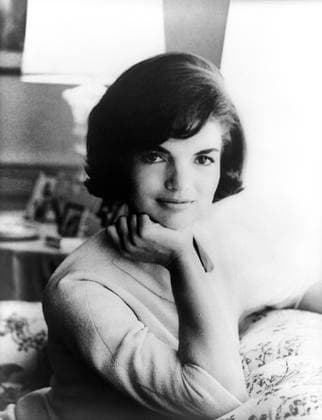 U.S. First Lady Jacqueline Kennedy, first official White House portrait, half-length seated portrait, Washington, D.C., USA, Mark Shaw, 1961  Copyright: xCircaxImagesx ghi-circa12862