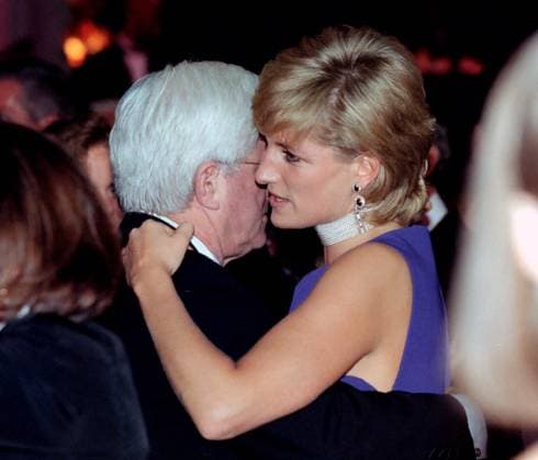 May 4, 1996 - Chicago, Illinois, USA - Lady DIANA SPENCER, Princess of Wales, dances with chat show host PHIL DONAHUE. Chicago USA  - ZUMAj46_ 19960504_ave_j46_409 Copyright: xIanxJonesx