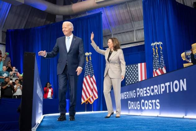August 15, 2024, Largo, Md, United States of America: U.S President Joe Biden and Vice President Kamala Harris arrive for an event announcing lower costs for Medicare prescription drugs, August 15, 2024, in Largo, Maryland. Largo United States of America - ZUMAp138 20240815_zaa_p138_015 Copyright: xErinxScott WhitexHousex