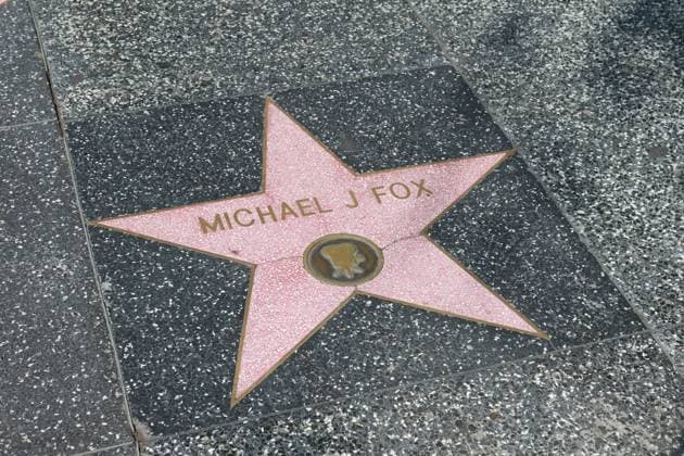 19.08.2024, AMERIKA, USA, Unterwegs in Amerika, Symbolbild, Themenbild, Verschiedene Themenbilder, Reise, Reiseimpressionen, Reisefeatures, Vereinigte Staaten von Amerika, Reisefeature, im Bild Michael j Fox, Stern, Hollywood, Hollywood Boulevard, Los Angeles, City Sightseeing, Hop On Hop Off, Walk of Fame, USA, Amerika, *** 19 08 2024, AMERICA, USA, On the road in America, symbol picture, theme picture, various theme pictures, travel, travel impressions, travel features, United States of America, travel feature, in the picture Michael j Fox, star, Hollywood, Hollywood Boulevard, Los Angeles, City Sightseeing, Hop On Hop Off, Walk of Fame, USA, America,