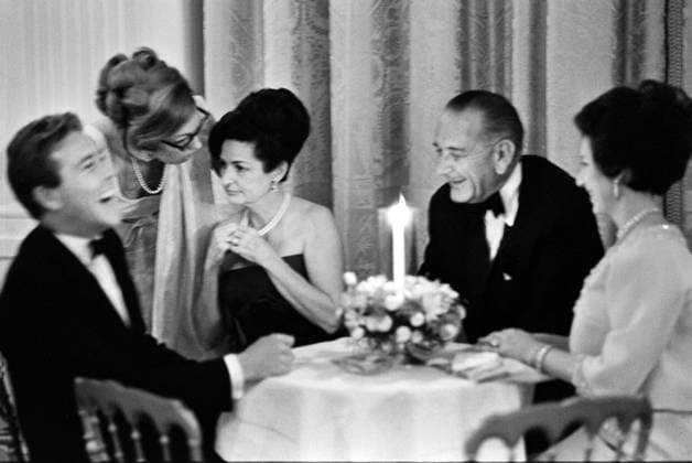 November 17, 1965, Washington, District Of Columbia, USA: Antony Armstrong Jones, 1st Earl of Snowden (laughing), U.S. First Lady Claudia Lady Bird Johnson, U.S. President Lyndon Johnson and Princess Margaret of Great Britain seated at table during visit, East Room, White House, Washington, D.C., USA, Yoichi Okamoto, November 17, 1965 Washington USA - ZUMAg145 19651117_aza_g145_002 Copyright: xJTxVintagex