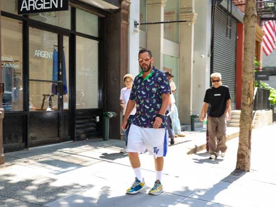Adam Sandler takes a stroll through New York City Featuring: Adam Sandler Where: New York, New York, United States When: 20 Aug 2024 Credit: BauerGriffin INSTARimages EDITORIAL USE ONLY. NOT FOR USE BY NEWSPAPERS BASED IN THE UK. Copyright: xJasonxHowardx instar54041592