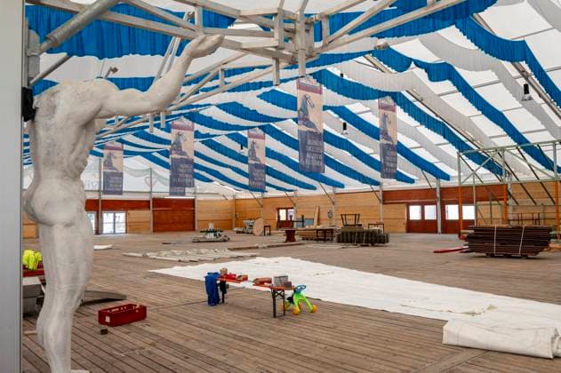 News Themen der Woche KW34 News Bilder des Tages Muenchen, Wiesnaufbau zu 189. Muenchner Oktoberfest auf der Theresienwiese, Museums Festzelt *** Munich, Oktoberfest set-up for 189 Munich Oktoberfest on the Theresienwiese, museum marquee