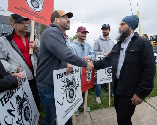 August 22, 2024, Montreal, Pq, Canada: NDP leader Jagmeet Singh joins locked out rail workers as they picket on the first day of a nationwide rail strike Thursday, August 22, 2024 in Montreal. Montreal Canada  - ZUMAc35_ 20240822_zaf_c35_076 Copyright: xRyanxRemiorzx