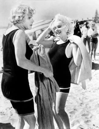 Tony Curtis, Marilyn Monroe, on-set of the Film Some Like it Hot , 1959  Copyright: xJTxVintagex jtv007327