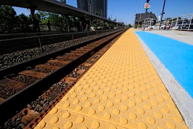 Major Railroad And Union Dispute Shuts Down Rail Service In Canada On August 22, 2024. A loading platform shows on the same rail corridor through the Brampton Innovation District that Canadian National Railway operates in Ontario, Canada, on August 22, 2024. Canadian National Railway and Canadian Pacific Kansas City railroads lock out about 9,000 union members represented by Teamsters Canada Rail Conference in a labor dispute affecting North American supply chains. Brampton Canada  Copyright: xMikexCampbellx originalFilename: campbell-notitle240822_npA5V.jpg