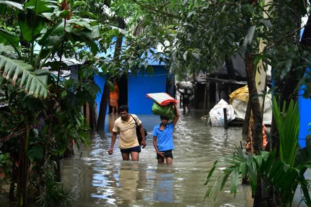 News Themen der Woche KW34 News Bilder des Tages Flood In Bangladesh Local residents shift to temporary shelter homes as floodwater rises in their homes in Feni, Chittagong, Bangladesh, on August 23, 2024. Feni Bangladesh  Copyright: xSyedxMahamudurxRahmanx originalFilename: rahman-notitle240823_npMOe.jpg