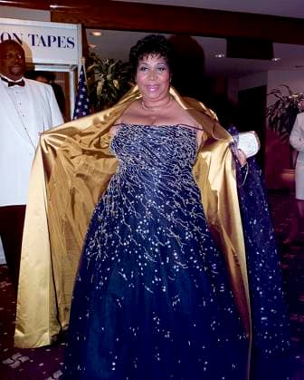 Aretha Franklin 1942-2018 ARCHIVE: Singer Aretha Franklin shows off her dress to photographers as she attends the 1999 White House Correspondents Association Dinner at the Washington Hilton Hotel in Washington, D.C. on May 1, 1999. Ms. Franklin later performed her song R-E-S-P-E-C-T . Photo Credit: Ron Sachs CNP AdMedia Washington District of Columbia United States of America EDITORIAL USE ONLY  Copyright: xx DCS01630 CNP AdMediax admphotostwo513844