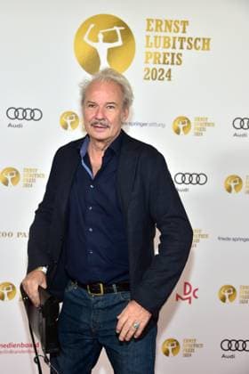 Verleihung des Ernst-Lubitsch-Preises 2024 Leander Haussmann Ankunft, zur Verleihung des Ernst-Lubitsch-Preises 2024 im Rahmen einer Matinee im Berliner ZOO PALAST statt in Berlin, am 25.08.2024