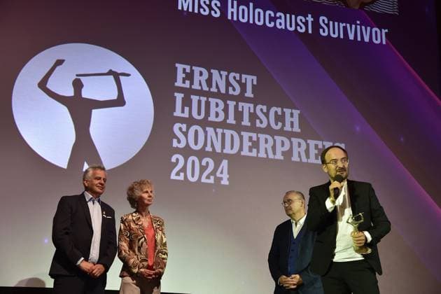 Verleihung des Ernst-Lubitsch-Preises 2024 Shimon Sabag, Yudit Setz, Radek SWegrzyn,Sonderpreisgewinner, Regisseur Ankunft, zur Verleihung des Ernst-Lubitsch-Preises 2024 im Rahmen einer Matinee im Berliner ZOO PALAST statt in Berlin, am 25.08.2024