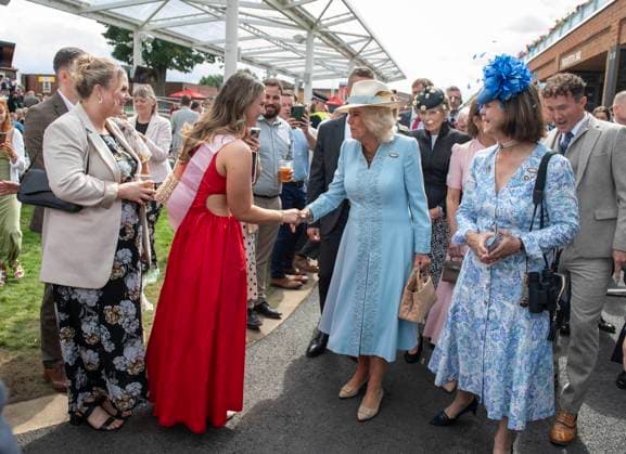 Entertainment Themen der Woche KW34 Queen Camilla visits York Racecourse HM The Queen at York Racecourse. Queen watches meets racegoers Her Majesty The Queen, as Patron of York Racecourse, attends the Ebor Festival and open the racecourseÃ¢s latest development. 24 08 2024, Credit:JULIAN SIMMONDS Avalon  Copyright: xJULIANxSIMMONDSx xAvalonx 0901437465