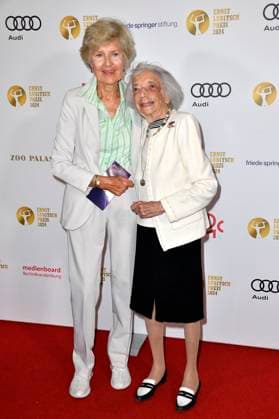 Friede Springer und Margot Friedländer bei der 66. Verleihung vom Ernst-Lubitsch-Preis 2024 im Zoo Palast. Berlin, 25.08.2024
