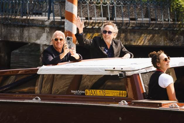 Lido di Venezia, The cast arrives at the photocall for the press conference of the film Beetlejuice Beetlejuice during the 81st Venice International Film Festival Lido di Venezia, The cast arrives at the photocall for the press conference of the film Beetlejuice Beetlejuice during the 81st Venice International Film Festival. In the photo: Tim Burton and Michael Keaton arrive at the Palazzo del Casinò Venice Lido Italy  Copyright: xIPA ABACAx