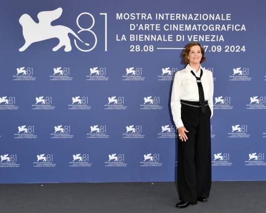 Venice, 81st Venice International Film Festival, Photocall Golden Lion for Lifetime Achievement Venice, 81st Venice International Film Festival, Photocall Golden Lion for Lifetime Achievement - Sigourney Weaver Venice Italy  Copyright: xIPA ABACAx