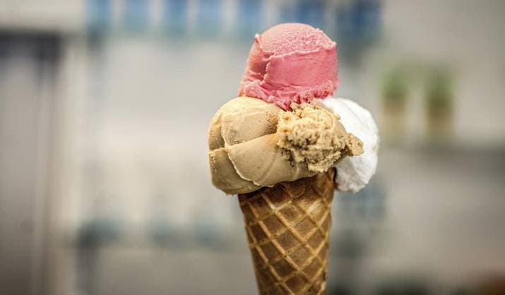 News Themen der Woche KW35 News Bilder des Tages RECORD DATE NOT STATED Langenberg: Neues Eis CafÃ & Konditorei Pippo in Bonsfeld an der Bonsfelder Straße ** NUR FÜR REDAKTIONELLE ZWECKE ** EDITORIAL USE ONLY **<p>Drei Kugeln Eis im Hörnchen am Mittwoch, den 28. August 2024. Langenberg: Neues Eis CafÃ &amp; Konditorei Pippo in Bonsfeld an der Bonsfelder Straße Deutschland NRW Essen Copyright: KerstinxKokoska *** Langenberg New ice cream cafe Konditorei Pippo in Bonsfeld an der Bonsfelder Straße FOR EDITORIAL PURPOSES ONLY p Three scoops of ice cream in a croissant on Wednesday, August 28, 2024 Langenberg New ice cream cafe Konditorei Pippo in Bonsfeld an der Bonsfelder Straße Germany NRW Essen Copyright KerstinxKokoska Copyright: KerstinxKokoska doc7wxr63hnt1t773hdll5 ,EDITORIAL USE ONLY