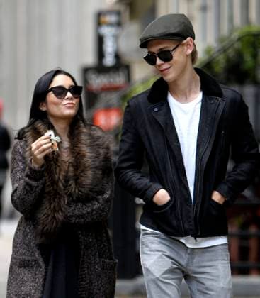 Vanessa Hudgens and Austin Butler out and about in Soho, New York City - 21 October 2012 FAM46719 Copyright: x FAMOUSx 52155145