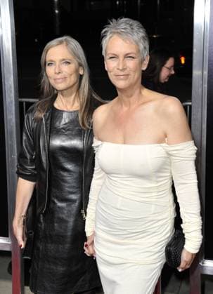 Jamie Lee Curtis with her sister Kelly Curtis at the premiere of Hitchcock held at the Academy of Motion Picture Arts and Sciences in Los Angeles - 20 November 2012 FAM47053 Copyright: x FAMOUSx 53492665