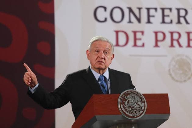 Mexico Freezes Relations With US And Canadian Embassies Mexican President Andres Manuel Lopez Obrador, during a briefing conference at National Palace in Mexico City, Mexico, August 28, 2024. The Mexican government has paused its relationship with the U.S. and Canadian embassies in the country, President Andres Manuel Lopez Obrador said on Tuesday, after their ambassadors criticized a proposed judicial reform that he backs. There is a pause, Lopez Obrador said in a press conference, clarifying that the freeze was with the embassies and not with the countries. The president is pushing a reform to elect judges, including Supreme Court justices, by popular vote. A committee in the lower house of Mexico s Congress passed the proposal late on  Copyright: xEyepix ABACAx