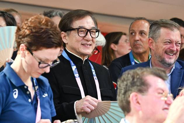 Entertainment Themen der Woche KW35 Entertainment Bilder des Tages Paris 2024 Paralympics - Jackie Chan At Para Cycling Track Actor Jackie Chan attends the Paris 2024 Paralympic Games Para Cycling Track at National Velodrome on August 29, 2024 in Paris, France. Photo by Tomas Stevens ABACAPRESS.COM Paris France  Copyright: xStevensxTomas ABACAx
