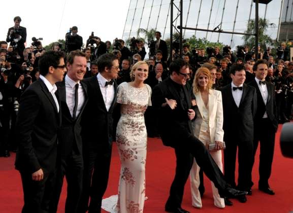 Eli Roth, Michael Fassbender, Brad Pitt, Diane Kruger, Quentin Tarantino, Melanie Laurent, Daniel Bruehl, Mike Myers and Lawrence Bender at the premiere of Inglorious Basterds held at the Palais des Festivals during the 62nd Annual Cannes Film Festival in France - 20 May 2009 FAM26005 Copyright: x FAMOUSx 64020402