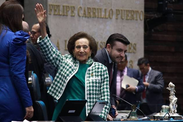 Constitutive Session Of The LXVI Legislature Of The Chamber Of Deputies Ifigenia Martinez, new President of the Board of Directors of the Chamber of Deputies, greets during the Constitutive Session of the LXVI Legislature of the Chamber of Deputies at the Legislative Palace of San Lazaro in Mexico City, Mexico, on August 29, 2024. MÃ xico City Mexico  Copyright: xJosexLuisxToralesx originalFilename: torales-notitle240829_npSee.jpg