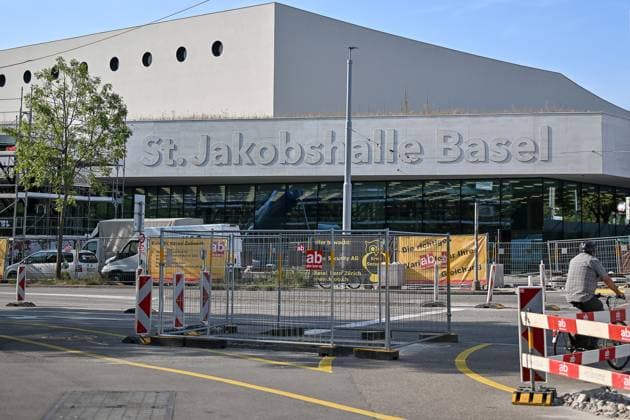 Basel ESC 2025 Entscheid, Konzert, Eurovision Song Contest, 30.08.2024 Basel ist Ausrichter des Eurovision Song Contest 2025. Die St. Jakobshalle Basel ist derzeit von Baustelle fuer die Infrastruktur umgeben. ESC 2025 Entscheid, Konzert, Eurovision Song Contest, 30.08.2024 *** Basel ESC 2025 decision, concert, Eurovision Song Contest, 30 08 2024 Basel is the host of the Eurovision Song Contest 2025 The St Jakobshalle Basel is currently surrounded by construction sites for the infrastructure ESC 2025 decision, concert, Eurovision Song Contest, 30 08 2024 Copyright: xEibner-Pressefoto ThomasxHessx EP_THS