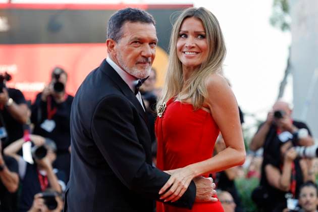 Entertainment Bilder des Tages News Bilder des Tages August 30, 2024, Venice, ITALY: Antonio Banderas and Nicole Kimpel arrive for the premiere of ˜Babygirl™ during the 81st Venice Film Festival in Venice, Italy, 30 August 2024. The movie is presented in the official competition Venezia 81 at the festival running from 28 August to 07 September 2024. ANSA FABIO FRUSTACI Venice ITALY  - ZUMAa110 20240830_zaf_a110_080 Copyright: xFabioxFrustacix