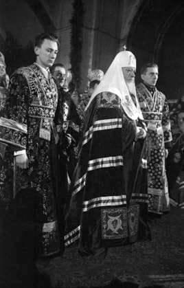 The enthronement of Patriarch Alexy 8752919 04.02.1945 The enthronement of Patriarch Alexy I of Moscow and All Russia (secular name Sergei Simansky) in the Epiphany Patriarchal Cathedral in Moscow. February 4, 1945. Georgij Moscow Russia  Copyright: xGeorgijx