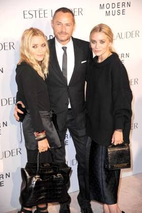 Mary-Kate Olsen, Tom Pecheux and Ashley Olsen at the Estee Lauder Modern Muse Fragrance Launch Party at the Guggenheim Museum in New York City - 12 September 2013 FAM49871 Copyright: x FAMOUSx aa6aq284