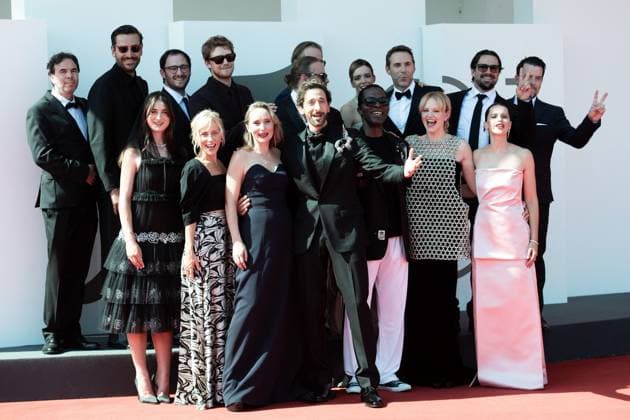Entertainment Themen der Woche KW35 Entertainment Bilder des Tages Venice The Brutalist Premiere Brian Young, Michael Epp, Raffey Cassidy, guest, Maria Sand, Joe Alwyn, Brady Corbet, Mona Fastvold, Adrien Brody, Guy Pearce, Stacy Martin, Isaach de Bankole, Alessandro Nivola, Emma Laird, Trevor Matthews, Felicity Jones and Nick Gordon attending The Brutalist Premiere as part of the 81st Venice International Film Festival, in Venice, Italy on September 01, 2024. Photo by Aurore Marechal ABACAPRESS.COM Venice Italy  Copyright: xMarechalxAurore ABACAx