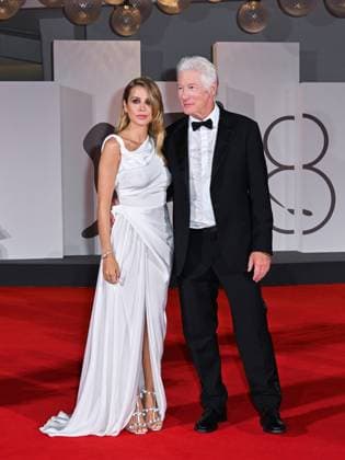 Venice, 81st Venice Film Festival 2024 - Sixth Evening. Red Carpet Filming Italy Award In the photo: Richard Gere and Alejandra Silva  Copyright: xManuelexMangiarottix xipa-agencyx xPoolxPhotoxEventsx04x IPA_Agency_IPA49266262
