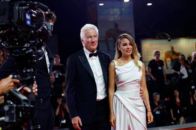 September 1, 2024, Venice, ITALY: US actor Richard Gere and Alejandra Silva attends the red carpet of the Filming Italy Venice Awards at the 81st annual Venice International Film Festival, in Venice, Italy, 01 September 2024. The movie is presented in the official competition Venezia 81 at the festival running from 28 August to 07 September 2024. ANSA FABIO FRUSTACI Venice ITALY  - ZUMAa110 20240901_zaf_a110_156 Copyright: xFabioxFrustacix